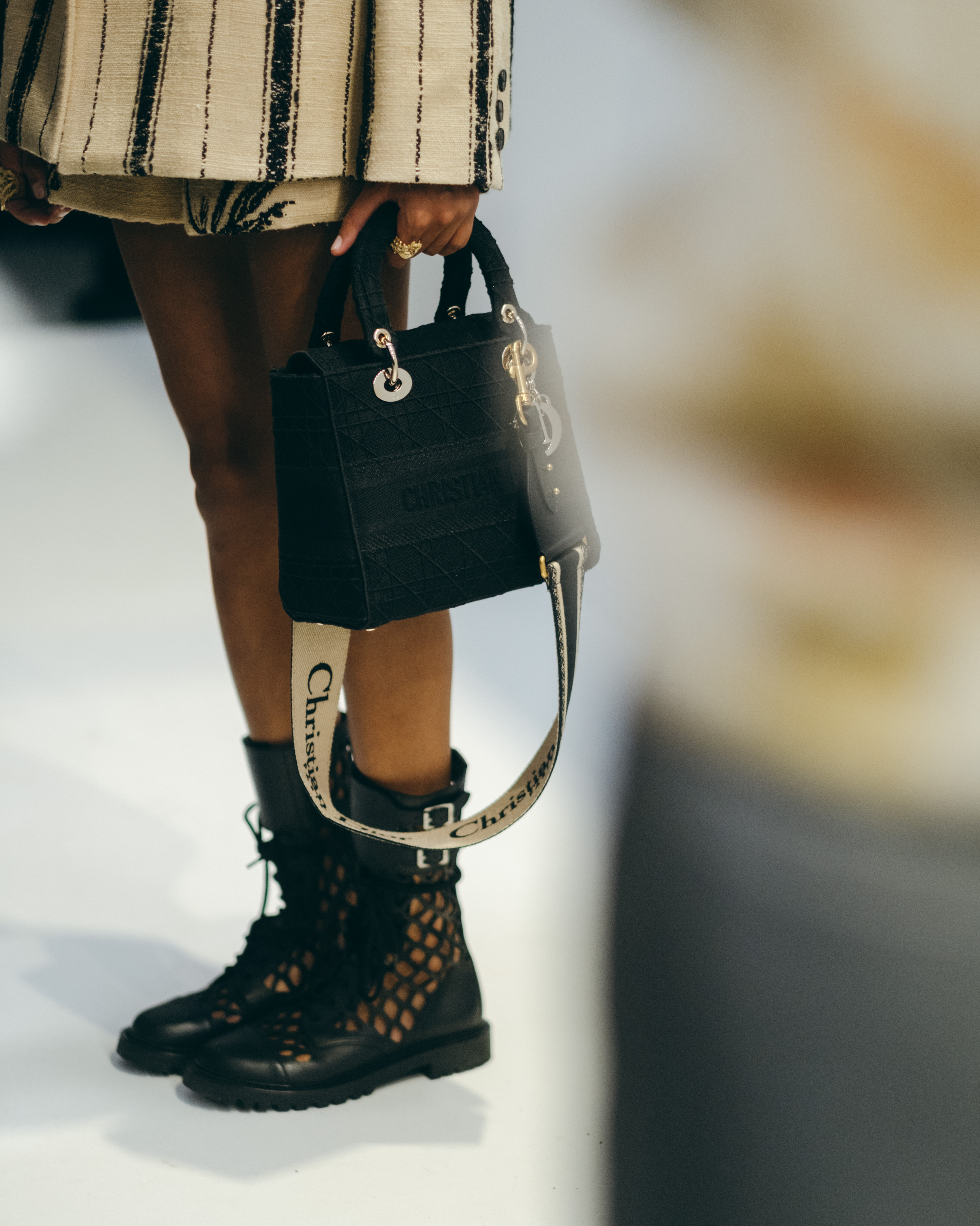 �konik �antan�n Yeniden Ke�fi: Lady D-Lite!